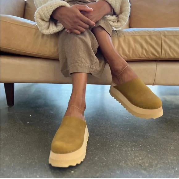 Bryr  Clogs Chonk in Kelp - Picture 8 of 14